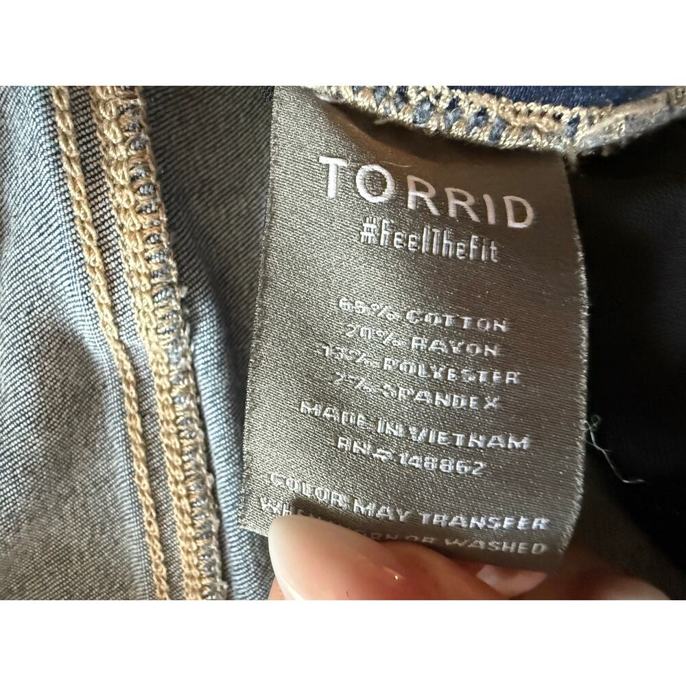 Torrid Lean Jean Slim Boot Super Soft O/S 33” Waist Stretch Pull On Jeans EUC - Picture 6 of 8